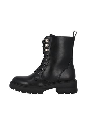 Zwarte leren mid-kuit combatlaars met veters aan de voorkant, metalen veteroogjes, dikke zool en een trekband aan de achterkant.