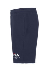 Navyblauwe katoenen shorts met een elastische taille, zijzakken en een wit geborduurd logo met "FILA" en "GESTICHT 1911."