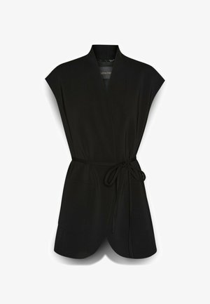 Schwarzes ärmelloses Wickeltop aus weichem Stoff, mit V-Ausschnitt, Bindegürtel, zwei vorderen Taschen und einer lockeren Silhouette.