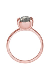 Rosaguld ring med en rund, facetteret grå sten sat i et seks-klo mount, med en glat, poleret band.