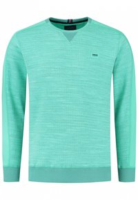 Pull en maille vert d'eau clair avec col rond, poignets et ourlet côtelés, et petit logo de marque sur la poitrine gauche.