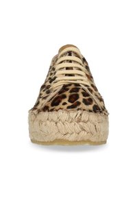 Chaussures à lacets imprimé léopard avec une semelle en jute surélevée, dotées d'une tige en tissu doux et d'accents beiges, offrant une finition texturée.