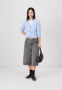 Thumbnail Image 3
