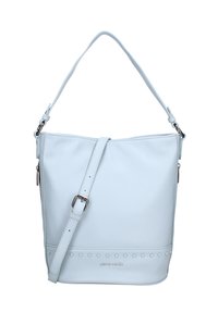 Lichtblauwe leren emmer tas met een enkele schouderband, een verstelbare crossbody band en studs bij de onderkant.