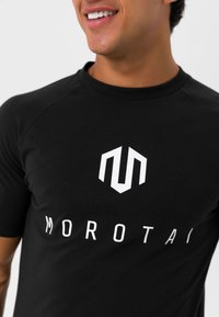 MOROTAI Triko s potiskem - schwarz