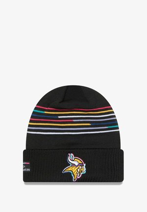 Berretto in maglia nero con strisce orizzontali multicolori e logo ricamato di un vichingo sulla cuffia piegata. Texture morbida, design caldo.