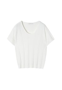 Top corto a maniche corte in maglia a coste bianca, con scollatura rotonda e vestibilità rilassata. Presenta righe verticali e un orlo leggermente accorciato.