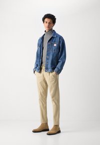Thumbnail Image 6