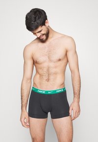 Nike Underwear TRUNK 3 PACK - Cuecas boxer - black/dark blue/pink