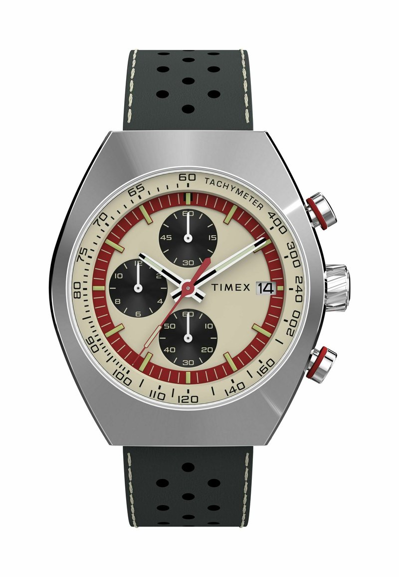 Sudraba tonī Timex hronogrāfu pulkstenis ar bēšu un sarkanu ciparnīcu, melniem subcipariem, datuma displeju, takimetra skalu un melnu perforētu ādas siksniņu.