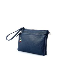 Marine leren clutch met twee ritscompartimenten, polsband en kleine charm met de Italiaanse vlag. Geweven oppervlak.