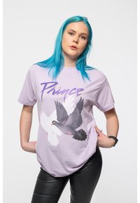 Paradiso Clothing PRINCE RAIN DOVES - Print T-shirt - purple