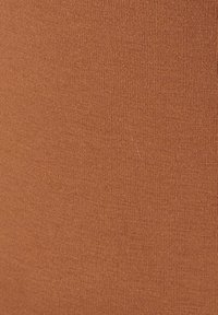 Unselected, brown