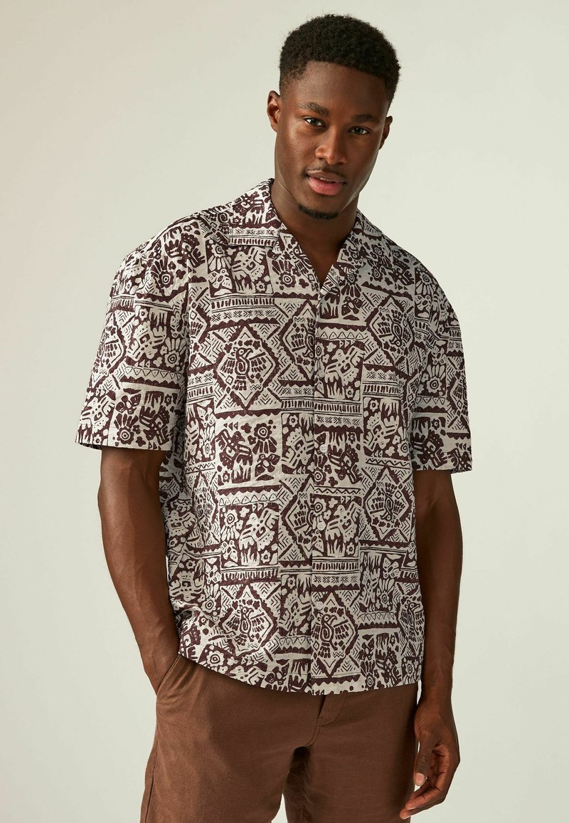 Next PRINTED NAVAJO STYLE SHORT SLEEVE - REGULAR FIT - Skjorter - brown white