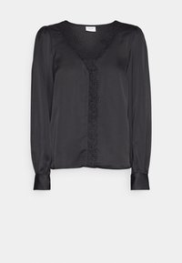 Blouse en satin noir à manches longues, décolleté en V, avec des bordures en dentelle détaillée le long du centre. Présente des poignets ajustés et une texture lisse.