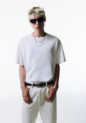 - T-shirt basic