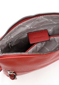 Tamaris ALESSIA - Skuldertasker - red