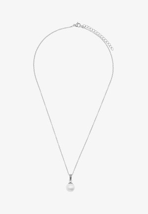 Silberne Kettenhalskette mit einem runden weißen Perlenanhänger. Die Kette hat ein zartes Gliederdesign und einen verstellbaren Verschluss zur Größenanpassung.