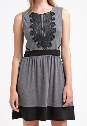 Sukienka z dżerseju