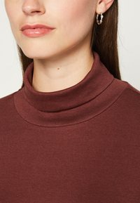 TOM TAILOR Camisola de manga comprida - raisin