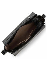 Borsa in pelle nera con un esterno liscio, chiusura con zip e interno beige. Dotata di scomparti multipli per l'organizzazione.