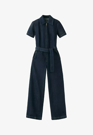 Ciemnoniebieski kombinezon jeansowy z krótkimi rękawami, zamkiem błyskawicznym z przodu, szerokimi nogawkami, kołnierzem oraz pasem z tego samego materiału w talii.