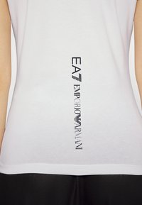 EA7 Emporio Armani Triko s potiskem - white/black