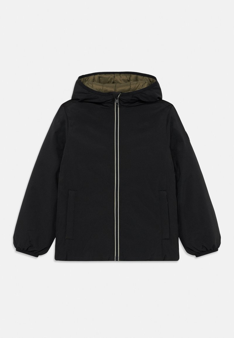 Casaco preto com capuz, fecho de correr na frente, punhos elásticos e dois bolsos laterais. Forrado com tecido verde-azeitona para maior conforto. Textura suave.