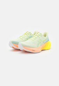 ASICS NOVABLAST 4  PARIS - Väglöparskor - neon green/orange/yellow
