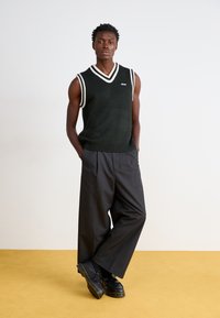 Obey Clothing ALDEN VEST - Pulóver - black