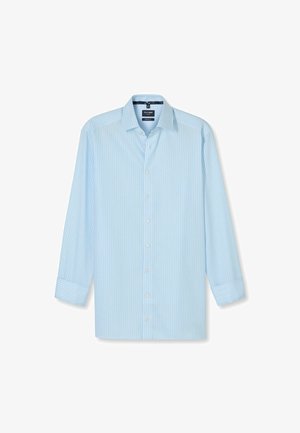 Hellblaues Langarmhemd mit weißen vertikalen Streifen, Button-Down-Kragen und weißen Knöpfen. Der Stoff wirkt glatt und leicht.