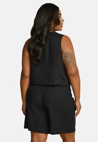 Yours Clothing Shorts - black