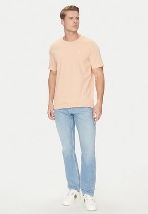 COL ROND AVEC PATCH - T-shirt basique - primer pink