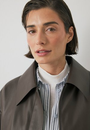 NA-KD Giacca in similpelle - brown