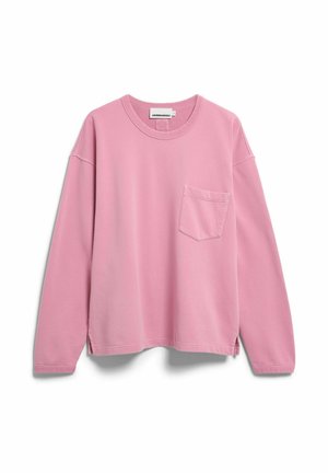 Hellrosa Langarmshirt mit rundem Ausschnitt und einer einzelnen Brusttasche, flach auf weißem Hintergrund angeordnet.