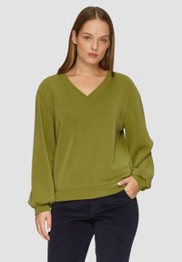 Olijfgroene V-hals sweatshirt met lange, geplooide mouwen, gemaakt van zachte stof. Geribbelde onderzijde en manchetten, ontspannen pasvorm, geschikt voor casual draag.