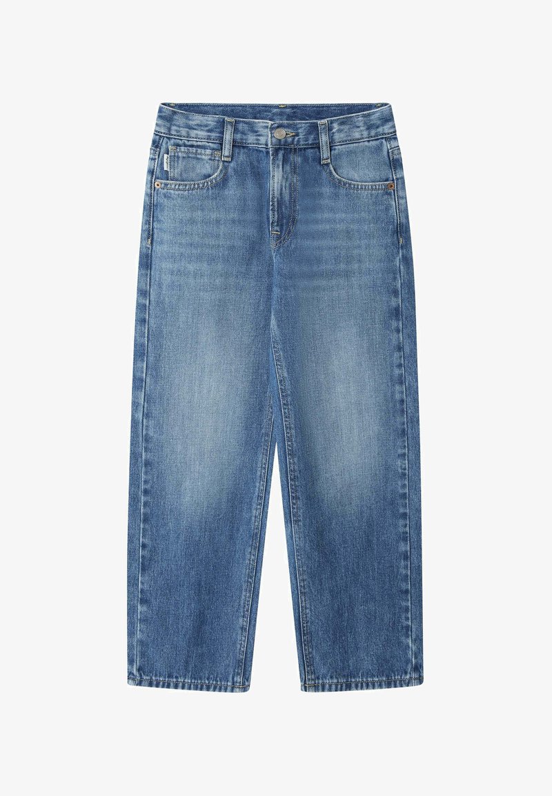 Jeans de mezclilla anchos de color azul claro, con corte recto, cierre de botón, cinco bolsillos y un ligero desgaste.