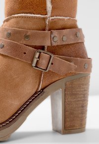 Cream Botas para la nieve - cognac
