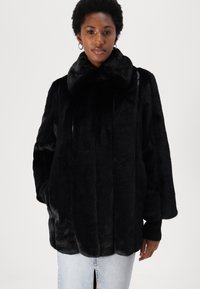 Patrizia Pepe COATS - Zimski plašč - nero