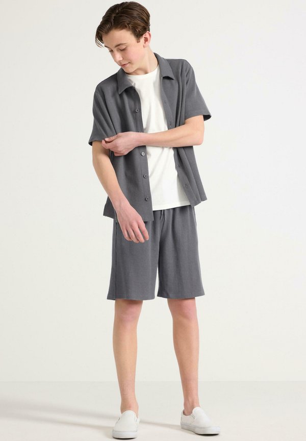 WITH WAFFLED STRUCTURE  - Shorts