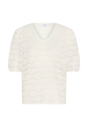 Haut en dentelle blanche avec un décolleté en V, des manches courtes à volants et un motif en scallops sur l'ensemble du tissu, offrant une apparence texturée et superposée.