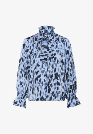 Bluză bleu deschis cu pete abstracte negre și bleumarin, gât înalt cu volane, fundă și manșete volanate pe mânecile lungi.