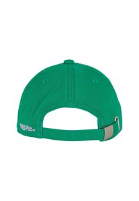 Zöld pamut baseball sapka állítható pánttal, fehér hímzett "Head Pie" felirattal. Simára textúrált és ívelt napellenzővel rendelkezik.