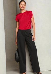 Lipsy REGULAR FIT TULIP SLEEVE ROUND NECK  - Pluus - red