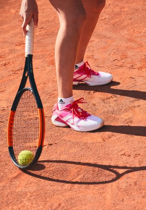 ADIZERO UBERSONIC  - Allcourt tennissko - lucid pink/champagne met/lucid red