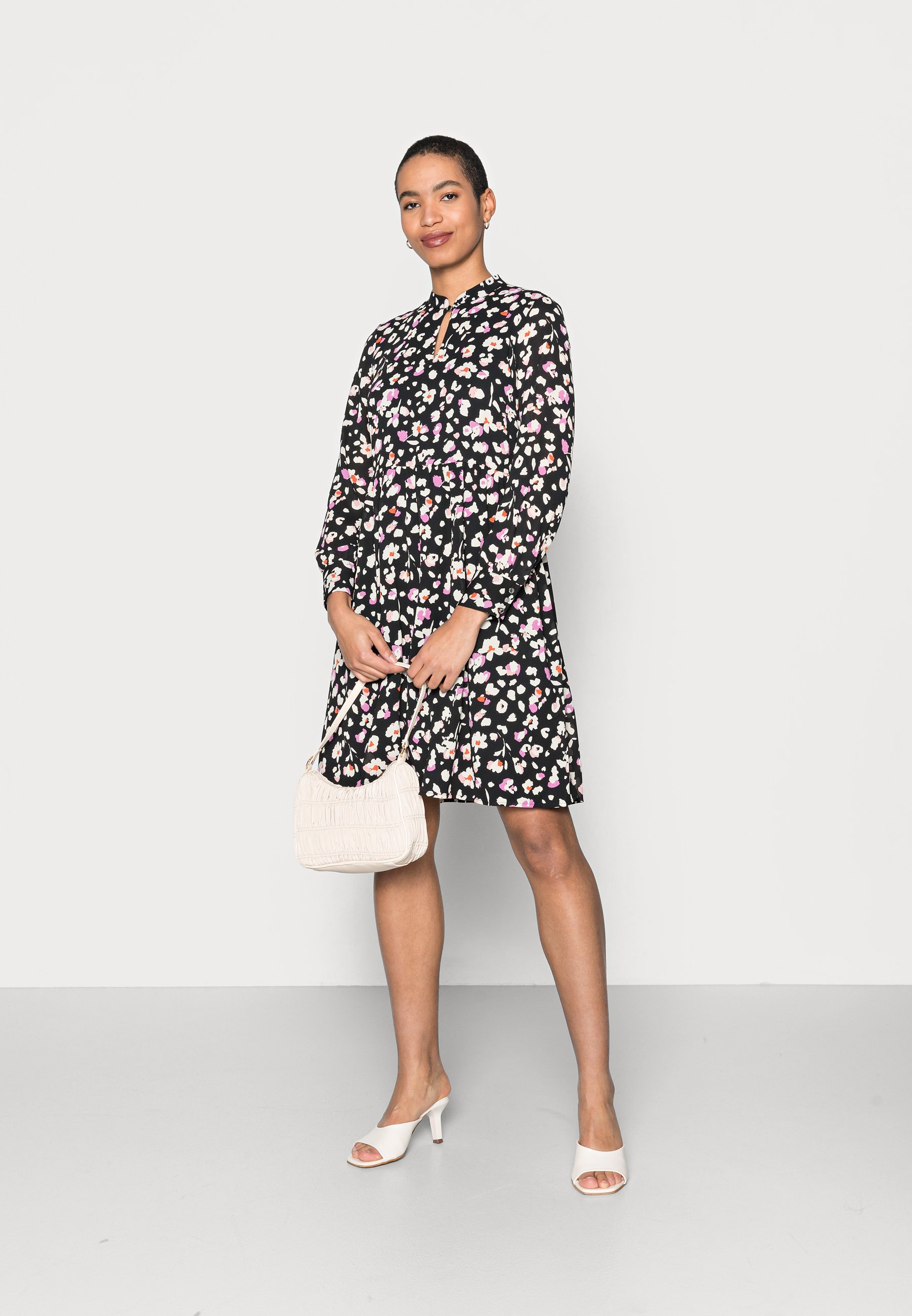 More \u0026 More Freizeitkleid - leo flowers big/mehrfarbig - Zalando.de