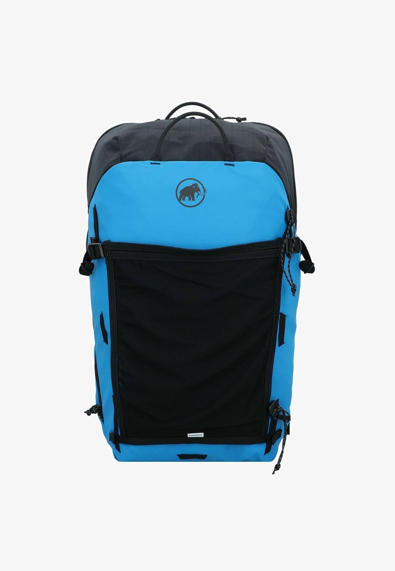 Zaino con un corpo blu, parte superiore nera e tasca frontale. Realizzato in tessuto resistente, include spallacci regolabili e una maniglia superiore.