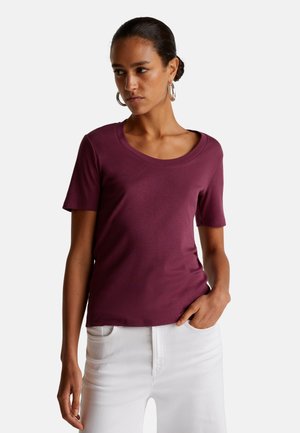 - T-shirt basic