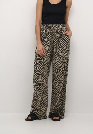 Kaffe MILIA LONG WIDE - Pantaloni - chinchilla black animal print