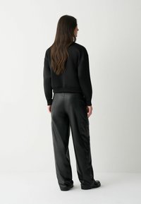 Colmar Originals RELAXED-FIT SCUBA - Užtrauktuku užsegamas treningas - black